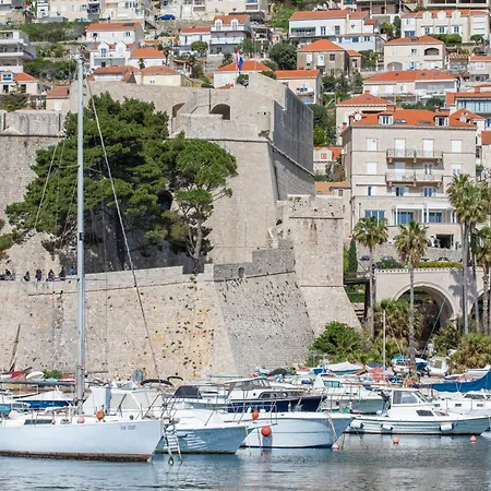 Διαμέρισμα Ragusina Luxury *